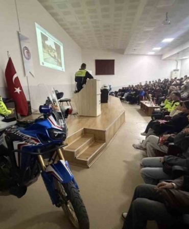 Çanakkale’de motorsiklet sürücülerine eğitim
