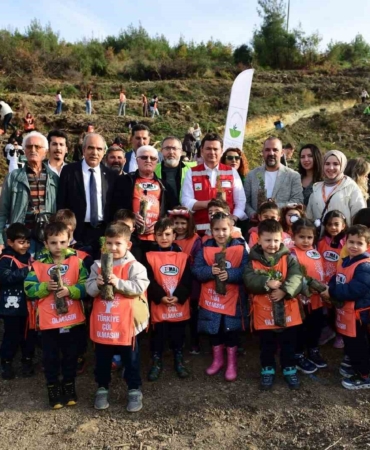 Bursa’da kitaplardan yeşerecek ormana ilk tohumlar bırakıldı