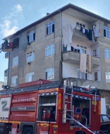 4 katlı binada yangın paniği