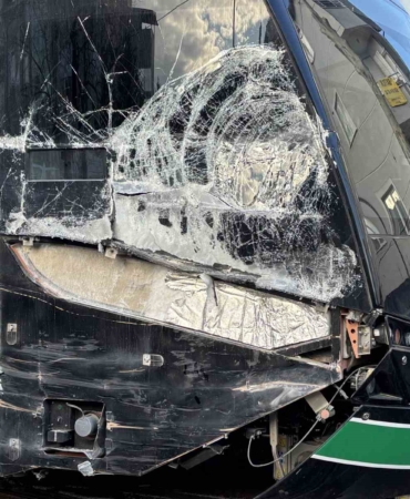 Kocaeli’de çöp kamyonu tramvaya çarptı: 3 yaralı