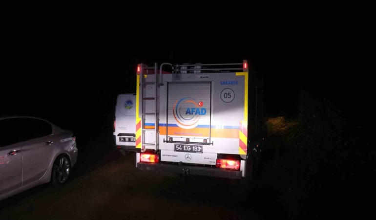 Araç yanında tüfek ve kan izleri, cesedi ise 150 metre aşağıda bulundu