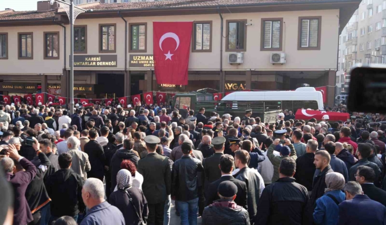 Balıkesir, Şehit Emre Sayın’ı son yolculuğuna uğurladı