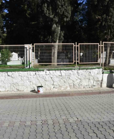 Karacabey’de mezarlıklara özenli bakım