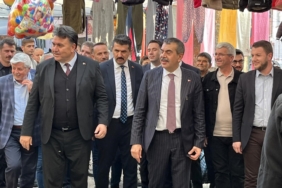 Milli Eğitim Bakanı Tekin, Havran’a sürpriz ziyaret gerçekleştirdi