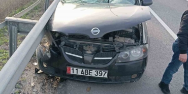 Bilecik’te kontrolden çıkan otomobil bariyerlere çarptı: 1 yaralı
