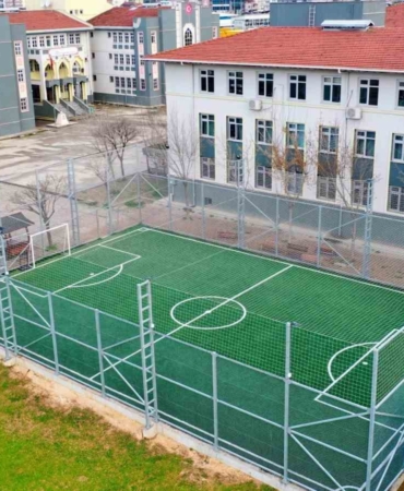 6 ilçedeki kırsala 12 futbol sahası