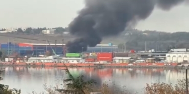 Halkalı Gümrüğü’nde konteyner alev alev yandı