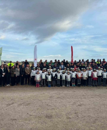 Ayvacık’ta 1500 Fıstık Çamı Fidanı Toprakla Buluşturuldu