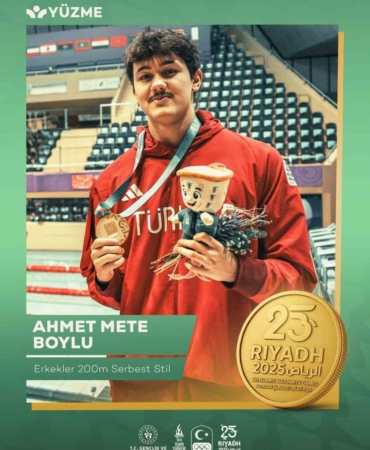 Yüzmede karışık bayrak takımları altın madalya kazandı