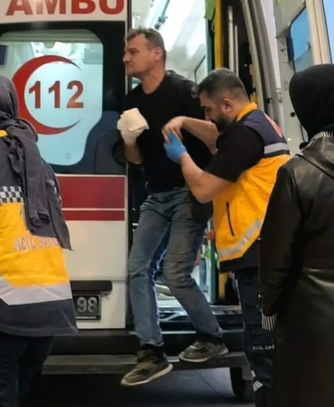 Eli traktörün hidrolik sistemine sıkışan çiftçi yaralandı