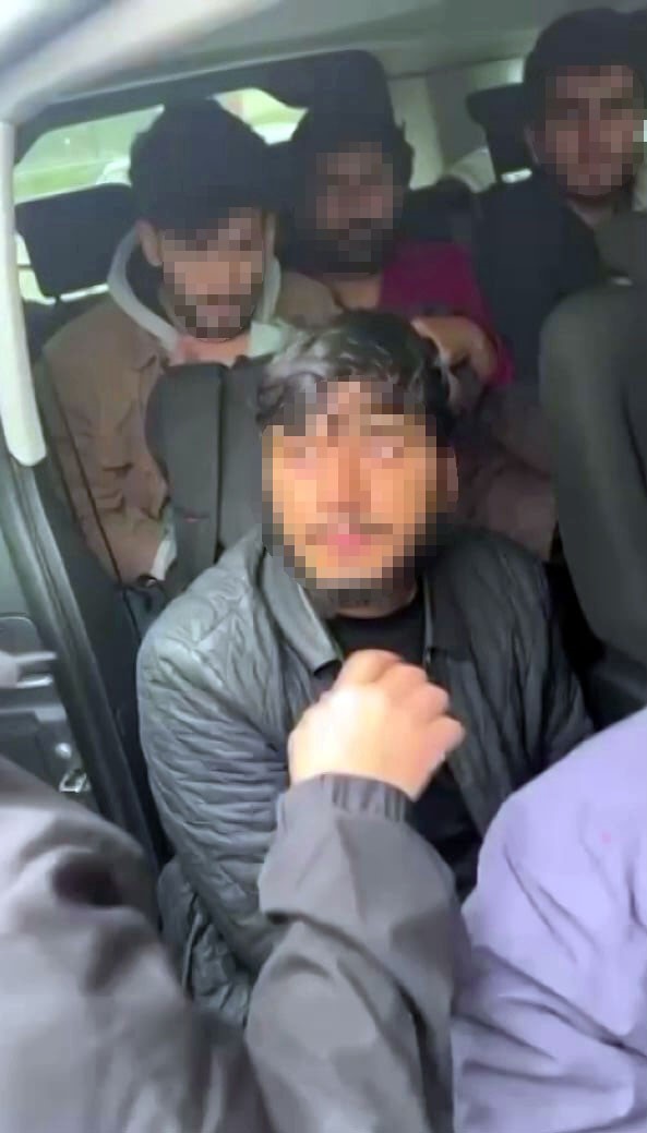 Sakarya’da göçmen kaçakçılığı operasyonu: 13 düzensiz göçmen yakalandı