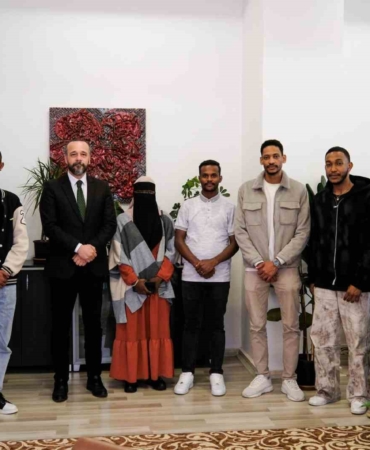 BŞEÜ rektör yardımcısı yabancı öğrencilerle buluştu