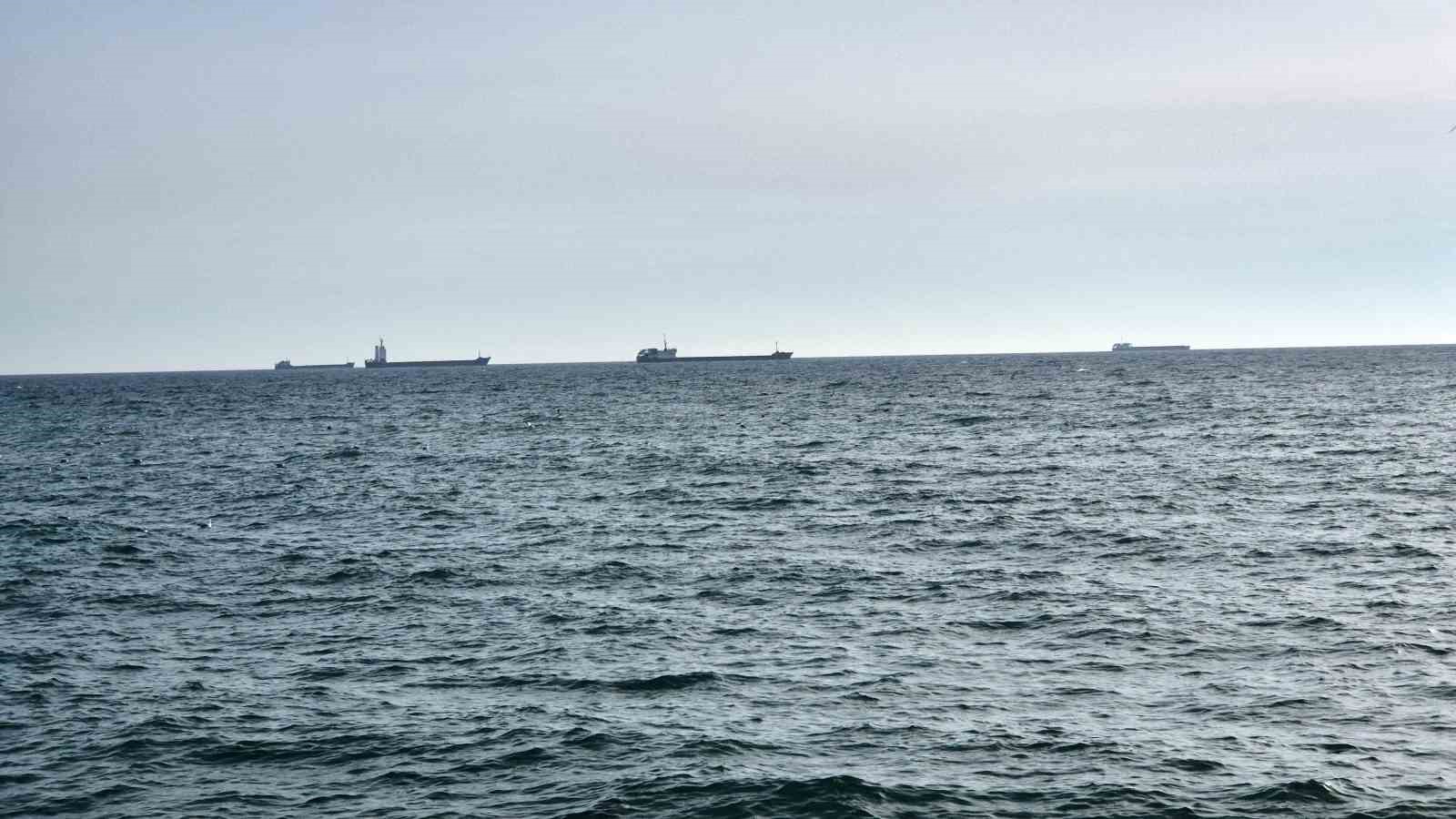 Tekirdağ’da lodos fırtınası balıkçıları limana döndürdü