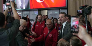 Dünya şampiyonu Taekwondo Milli Takımı, Türkiye’ye döndü