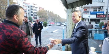 Sultangazi Belediyesi’nden vatandaşlara çorba ikramı