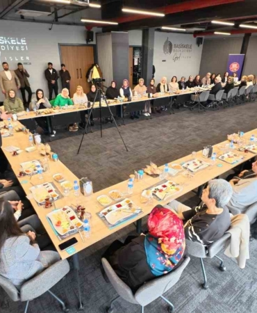 Başkan Özlü: "Güçlü kadın, güçlü Türkiye demektir"