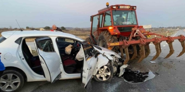 Kırklareli’de traktör ile otomobil çarpıştı: 2 yaralı