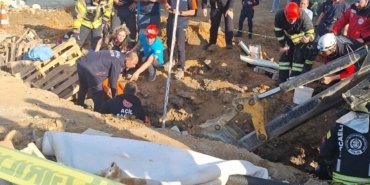Çayırova’da inşaat alanında toprak altında kalan 1 işçi kurtarıldı