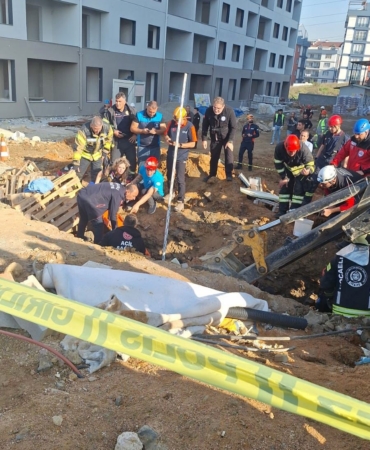 Çayırova’da inşaat alanında toprak altında kalan 1 işçi kurtarıldı