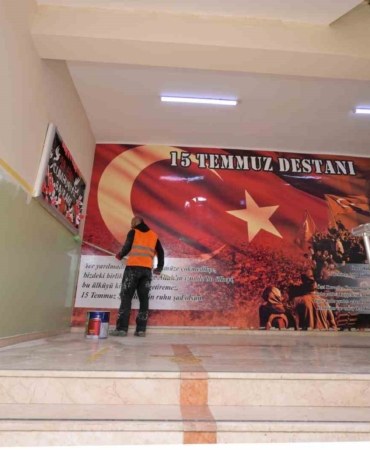 Esenyurt’taki okullarda ara tatilde bakım ve onarım çalışmaları devam etti