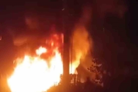 Bursa’da trafo yangını meyve kasalarına sıçradı