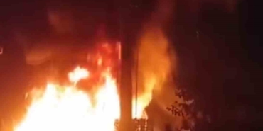 Bursa’da trafo yangını meyve kasalarına sıçradı