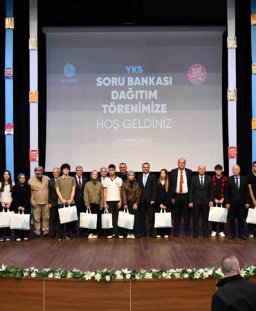 Başiskele’de 1219 öğrenciye YKS soru bankası desteği