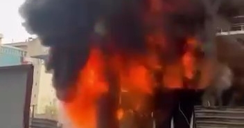 İnşaat alanındaki işçi konteyneri alev alev yandı