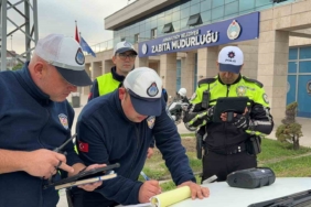 Trafikten kaçmak için kaldırıma çıktı: 2 bin 309 lira ceza yedi