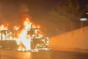 Eyüpsultan Kemerburgaz yolunda İETT otobüsünde yangın çıktı. Olay yerine itfaiye ekipleri sevk edildi. Yangın sırasında otobüsün boş olduğu öğrenildi.