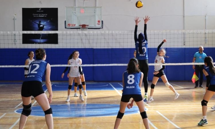 Bilecik’te öğrenciler hem sporda hem okulda başarı için mücadele ediyor