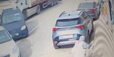 Pendik’te şoförünün direksiyon başında uyuduğu iddia edilen tır 5 araca birden çarptı