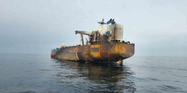 Vurulan tanker KAIROS’ta sızıntı tespit edildi