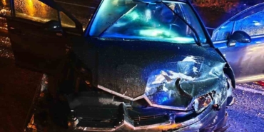 Kırklareli’nde yağışlı yolda zincirleme kaza: 3 araç birbirine girdi, 4 yaralı