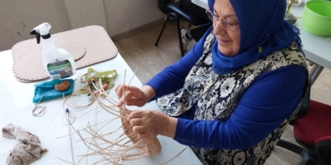 KAR-MEK’te üretken eller iş başında