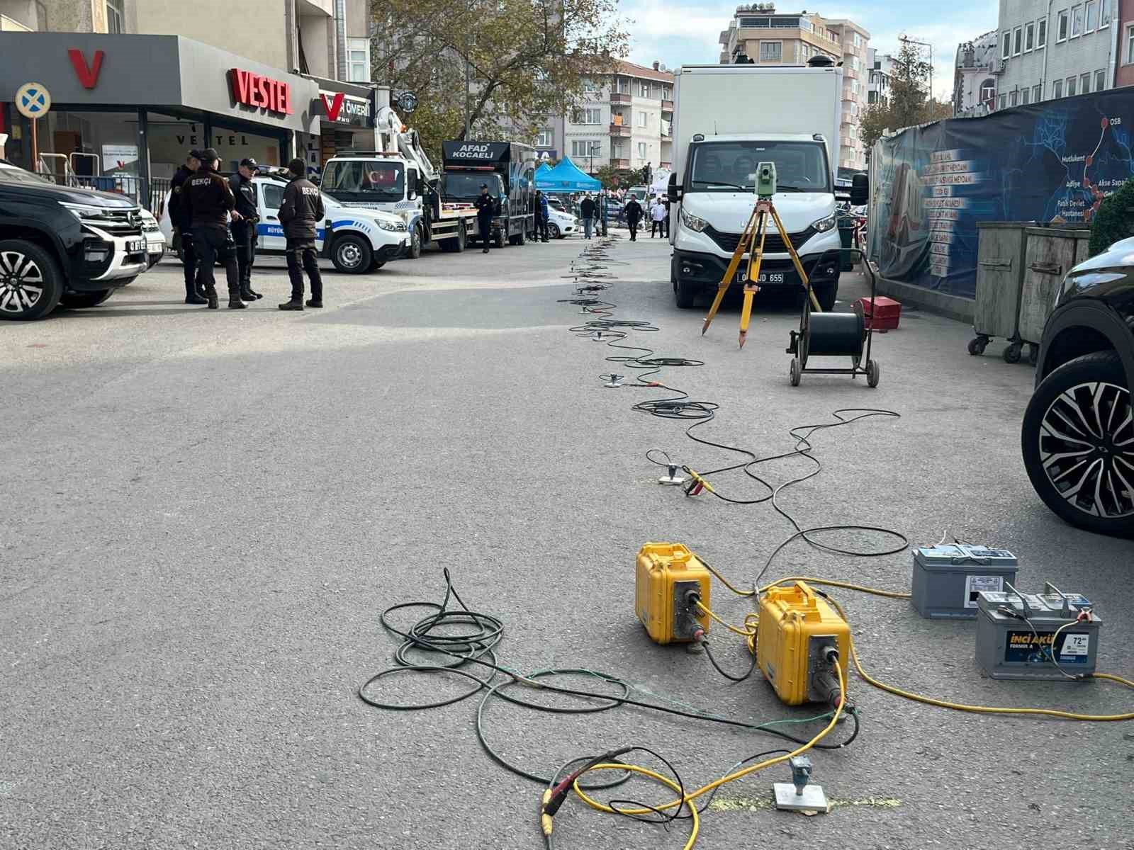 Uzman ekipler, Gebze’de "sismik yansıma" ile yerin metrelerce altını inceliyor