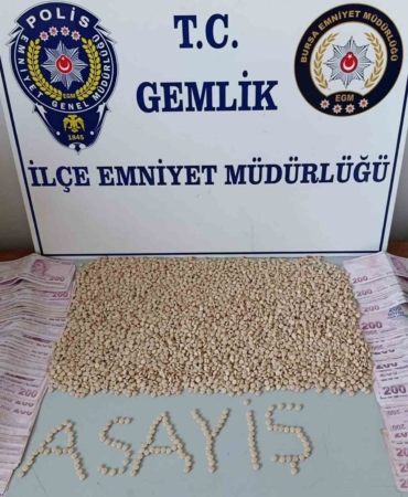 Bursa’da polisin şüphe üzerine durduğu araçtan uyuşturucu çıktı