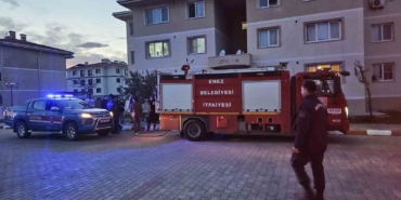 Apartmanda komşusunu öldürdükten intihar etti