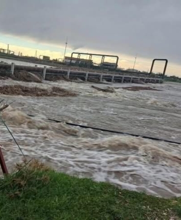 Ayvacık’ta aşırı yağış nedeniyle Tuzla Çayı taştı, tarım arazileri sular altında kaldı