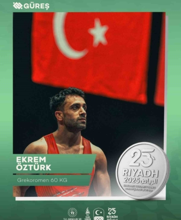 Milli güreşçi Ekrem Öztürk, gümüş madalya kazandı
