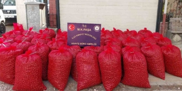 Mustafakemalpaşa’da hırsızlar 46 çuval ceviz ile yakalandı