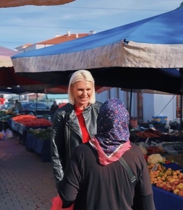 Başkan Subaşı, esnafla semt pazarında buluştu