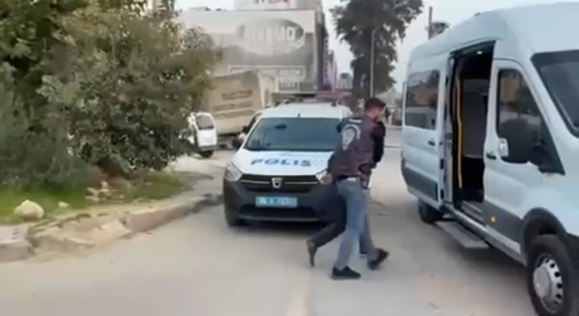 Bilişim dolandırıcılarına eş zamanlı şafak operasyonu