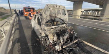 Tayakadın’da otomobil alev alev yandı