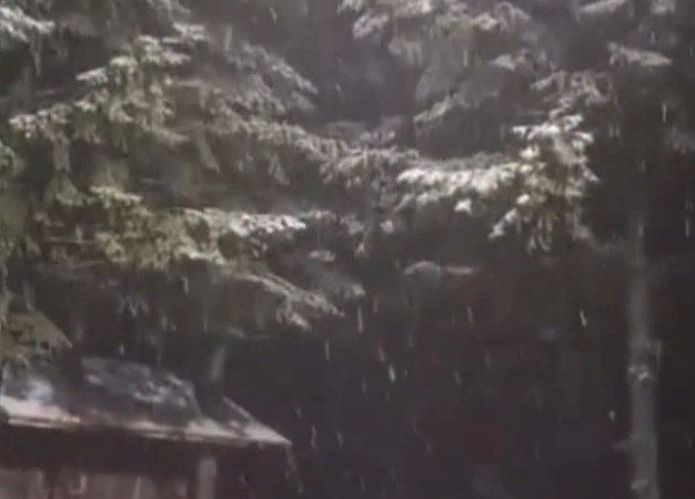 Kartepe’ye mevsimin ilk karı düştü