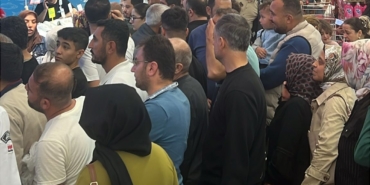 Hamsinin kilosu 50 liraya düştü, vatandaşlar markete akın etti