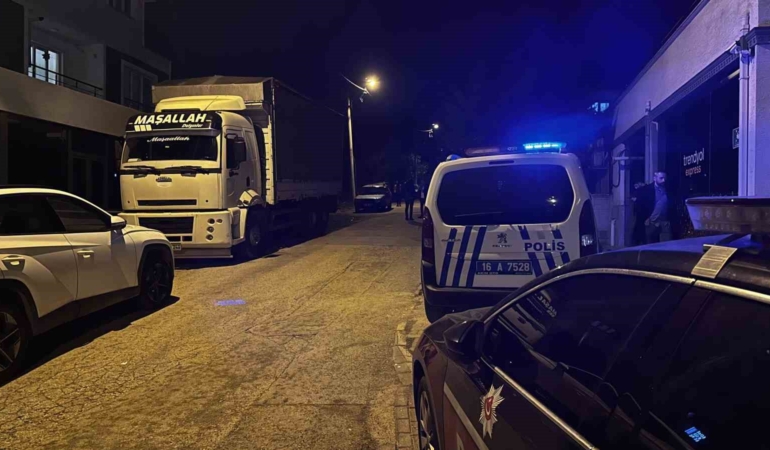 Park yeri yüzünden tartıştığı komşusunu silahla vurarak ağır yaraladı