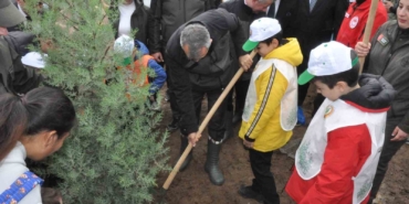 Keşan’da yangından zarar gören ormanlık alana 2 bin çam fidanı dikildi