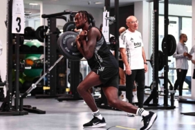 Beşiktaş günün ilk çalışmasını salonda yaptı