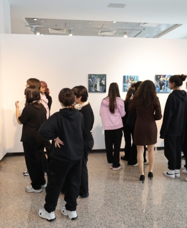 "Varlığın Arayüzü" sergisi Sefaköy Galeri Küp’te